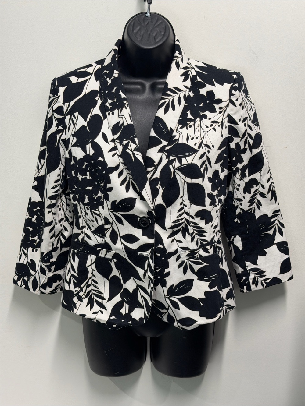Ann Taylor Black and White Floral Print Blazer